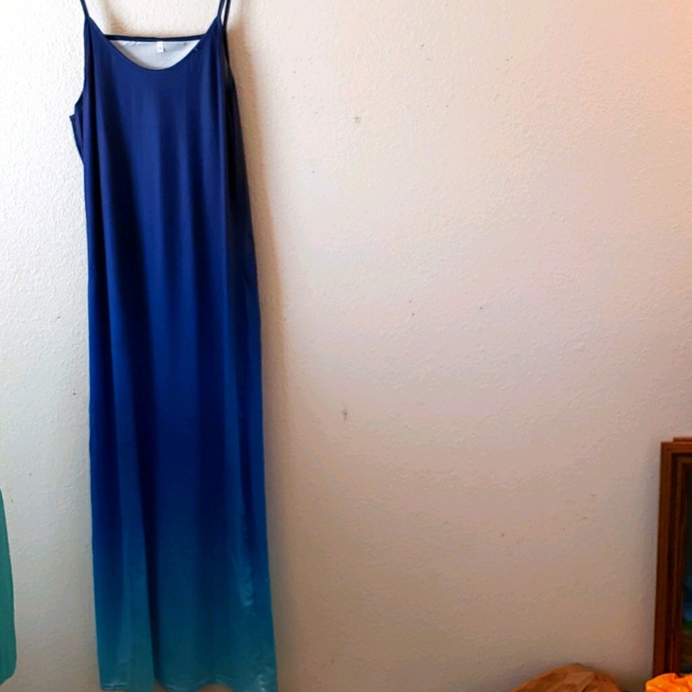 Reverse Blue Ombre Spaghetti Strap Maxi Dress 👗